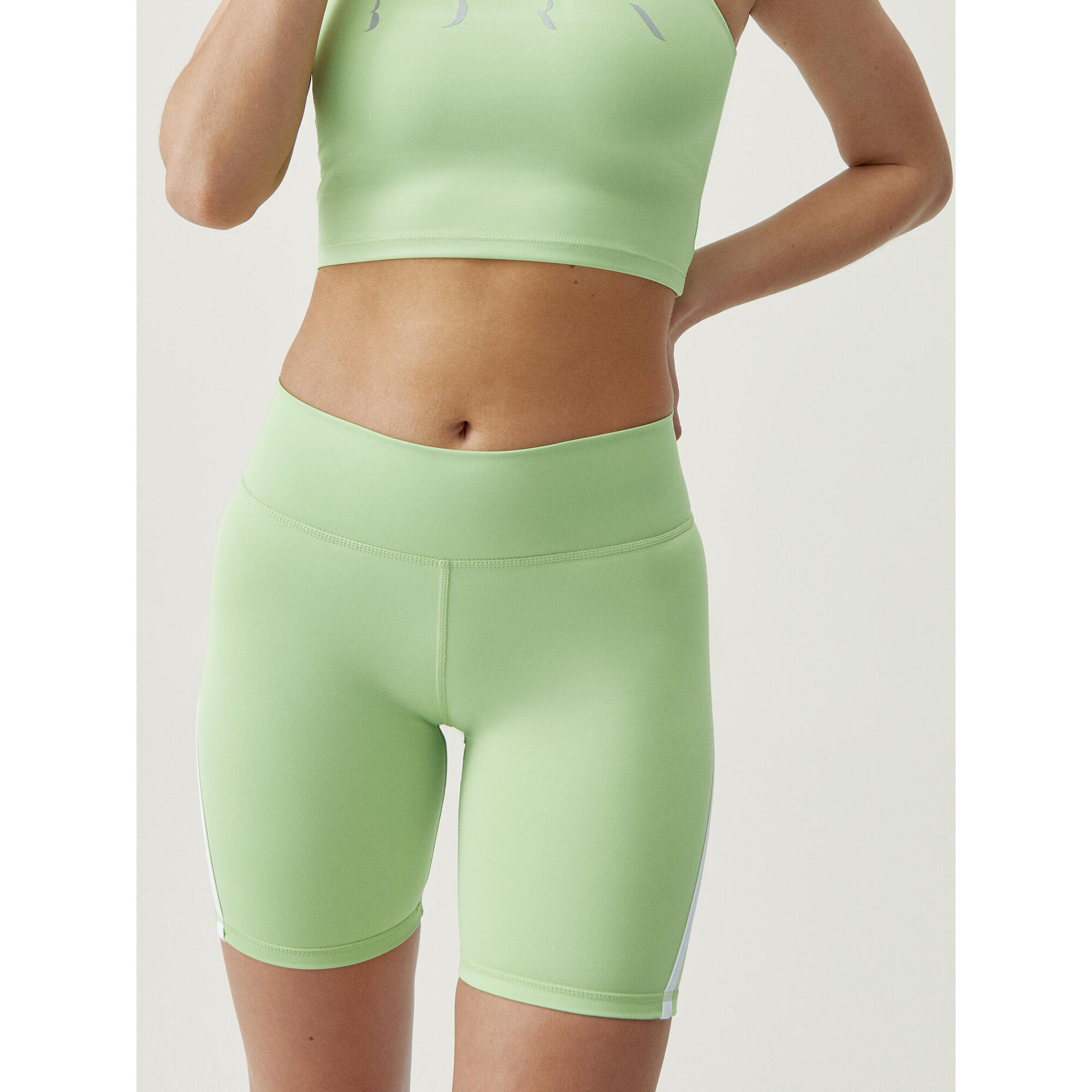 Short De Sport Pour Femme En Tissu Performant