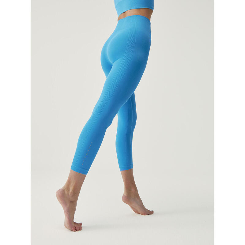 Leggins Mallas de mujer Born Living Yoga en tejido seamless con largo capri