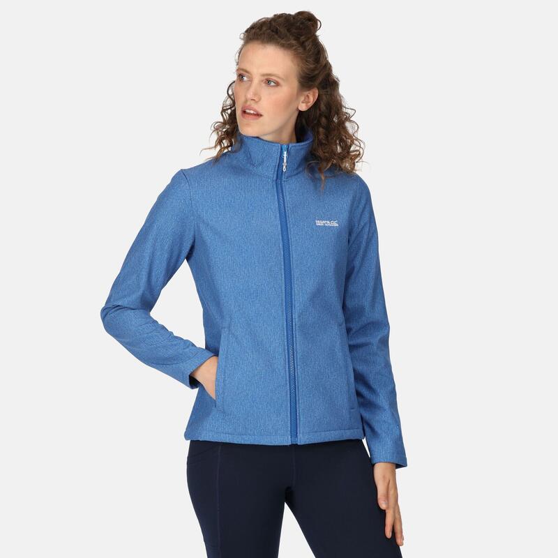 De Connie V softshell wandeljas voor dames