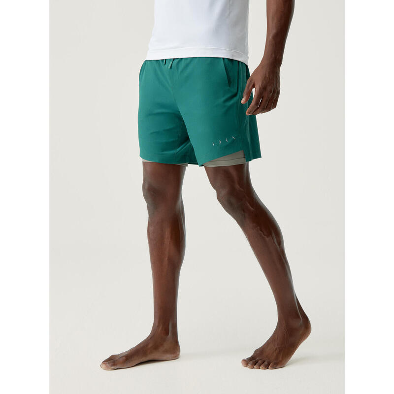 Shorts deportivos de hombre en tejido performance con inner pant