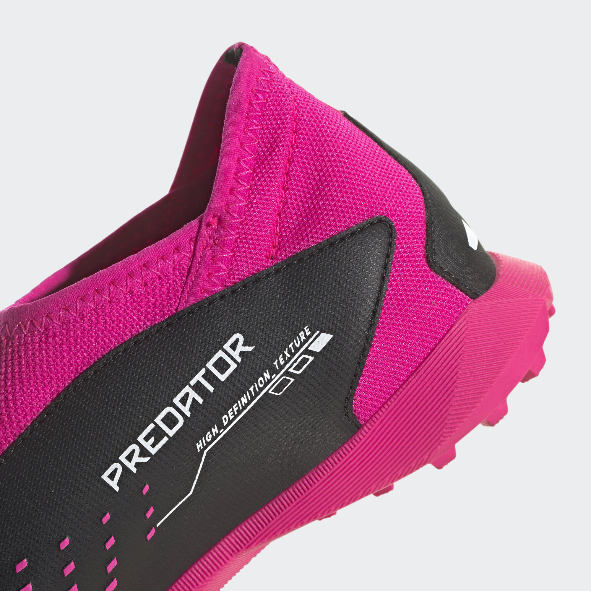 Predator Accuracy.3 Laceless Turf Boots 5/7