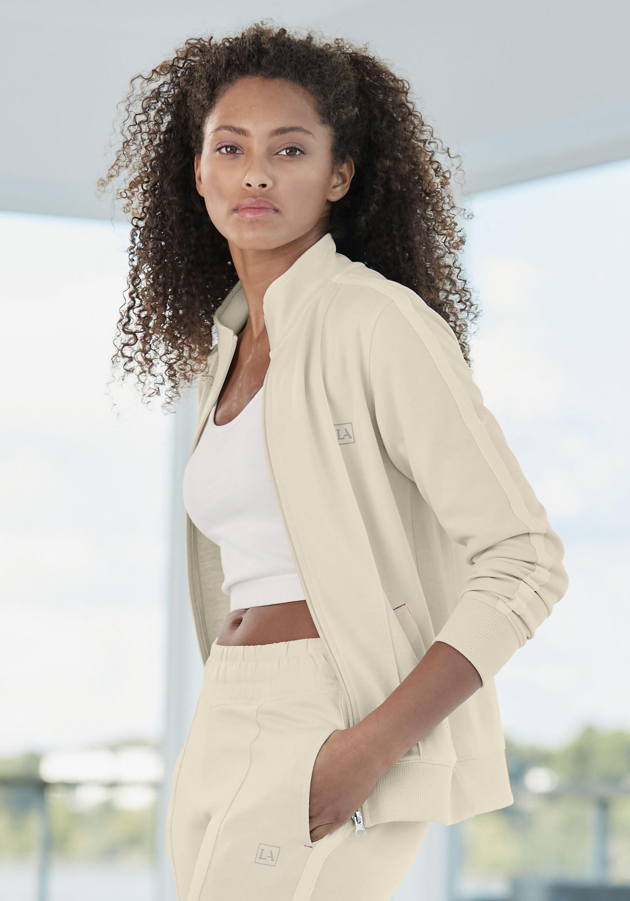 LASCANA ACTIVE picture