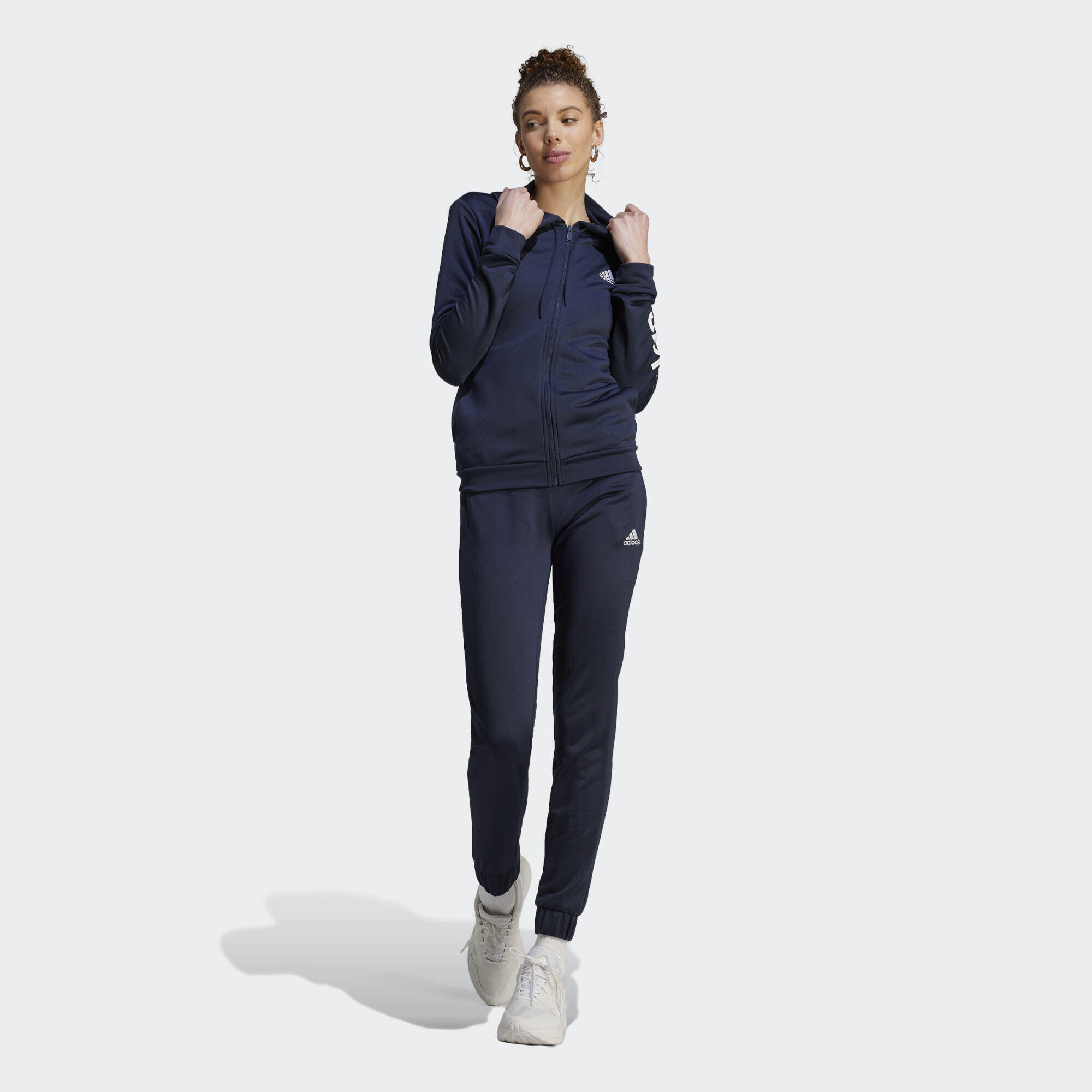 Linear tracksuit