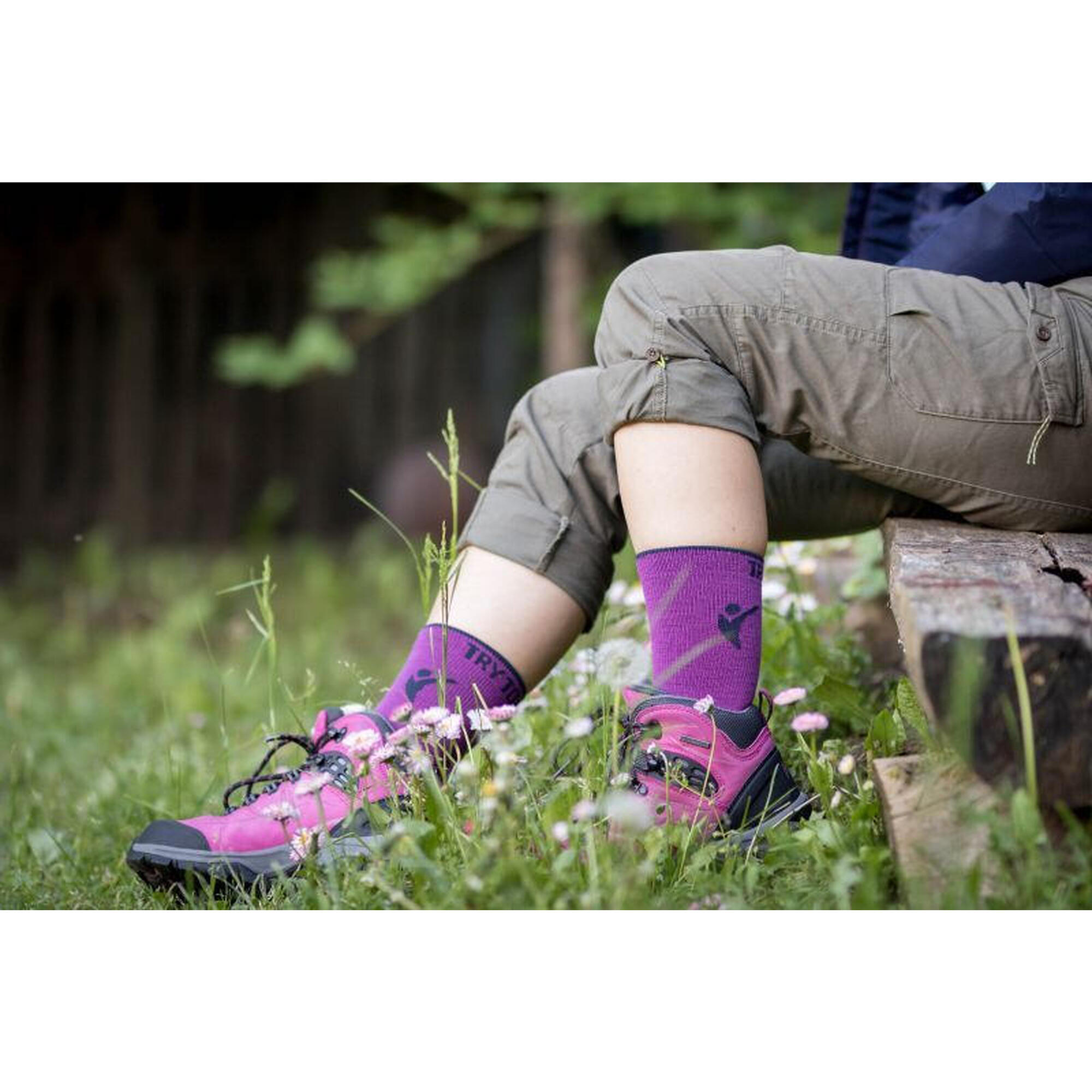 Sosete pentru turism montan LIGHT HIKING SOCKS Fucsie