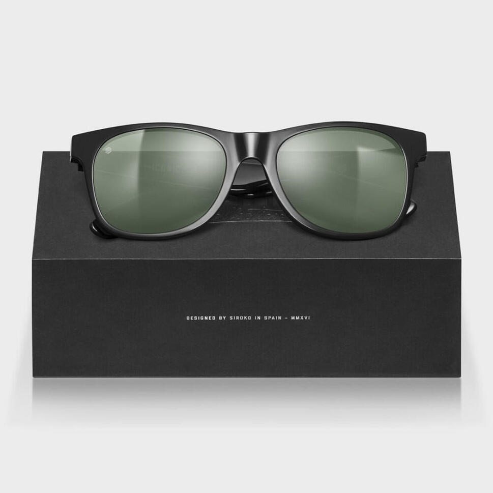 Mężczyzna i kobieta Surf Okulary z recyklingowanego octanu Kyoto SIROKO Czarny