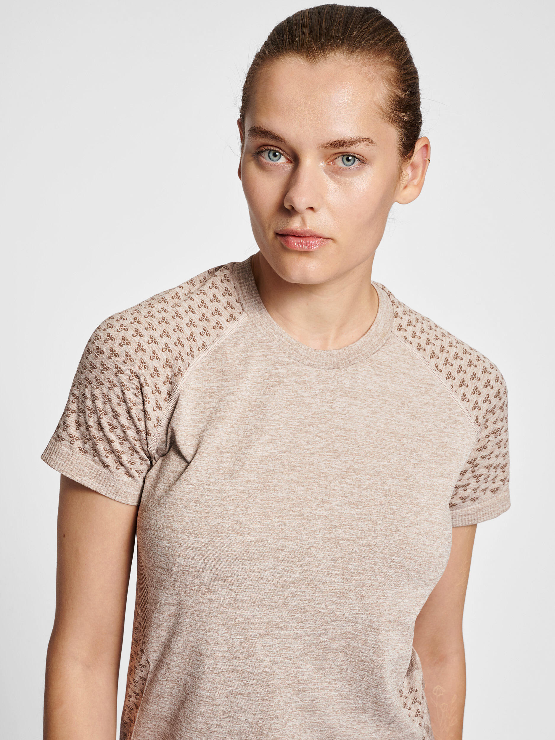 Enfiler T-Shirt Hmlci Entraînement Femme 4/7