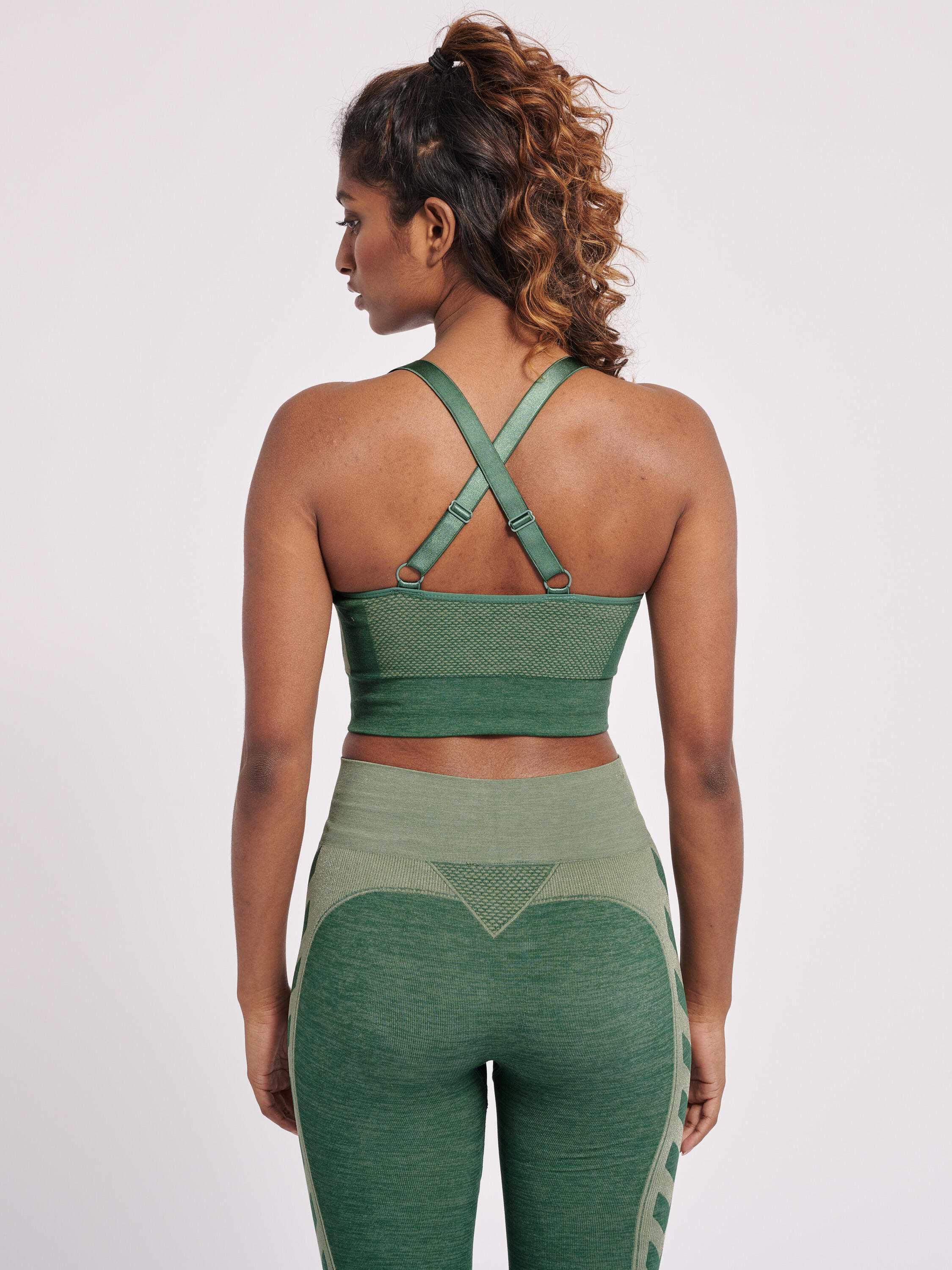 Enfiler Top Hmlclea Entraînement Femme 3/7