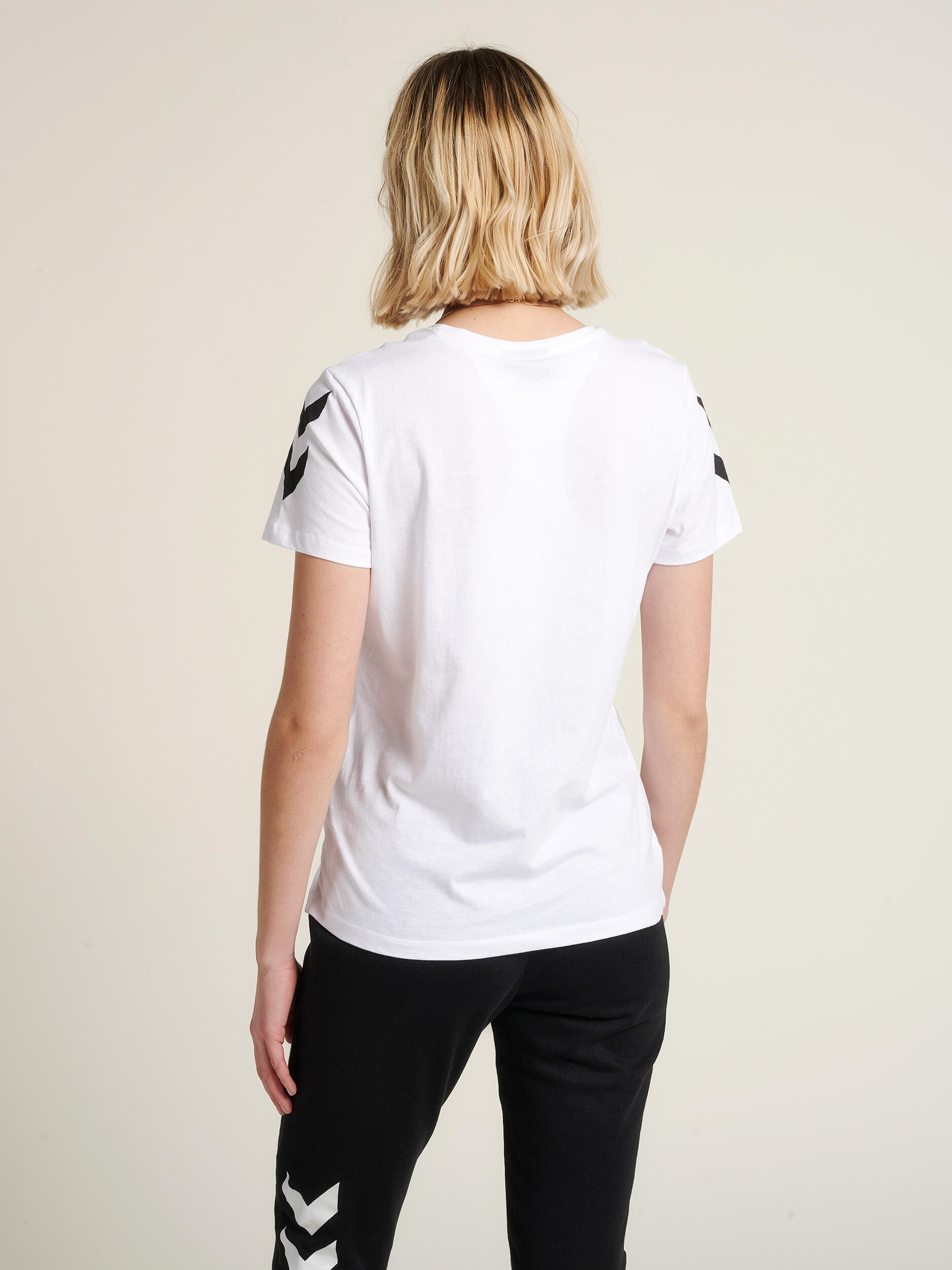 T-shirt mulher Hummel hmlLEGACY 3/7