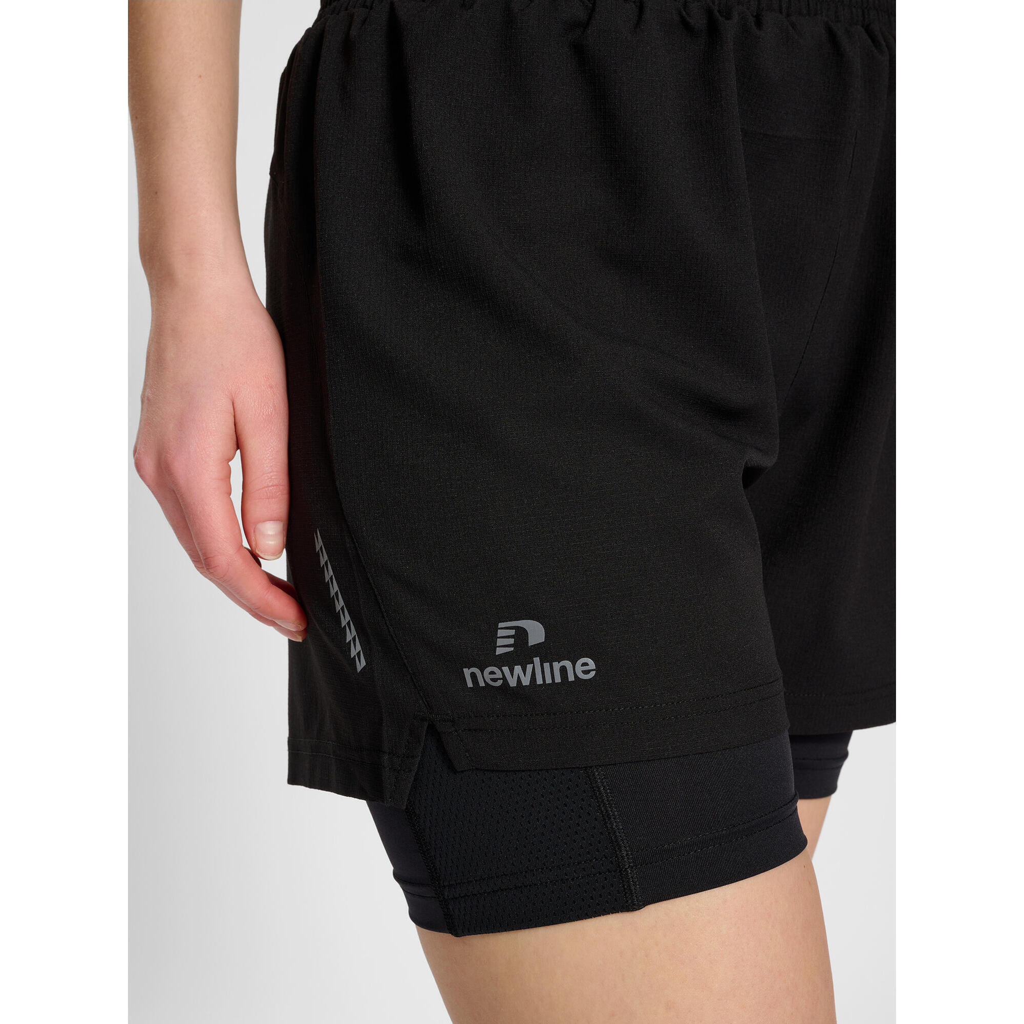 Pantaloncini da donna 2 in 1 Newline Dallas 4/7