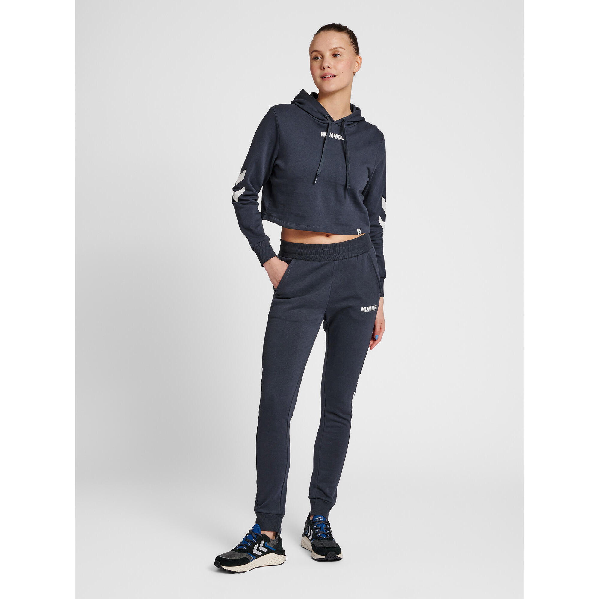 Women's tapered jogging suit Hummel Legacy