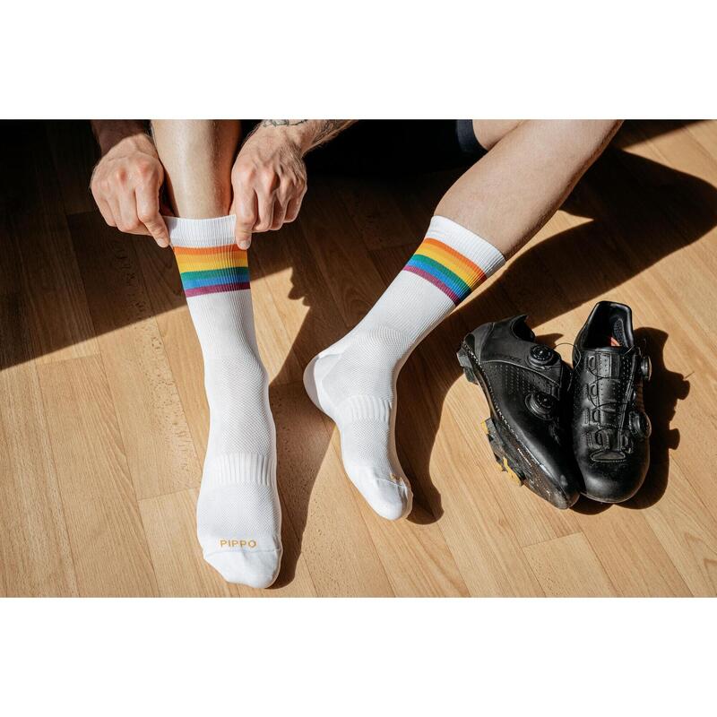 PIPPO Amsterdam Rennradsocken Statement Pride 2 Pack und Rennrad Cap