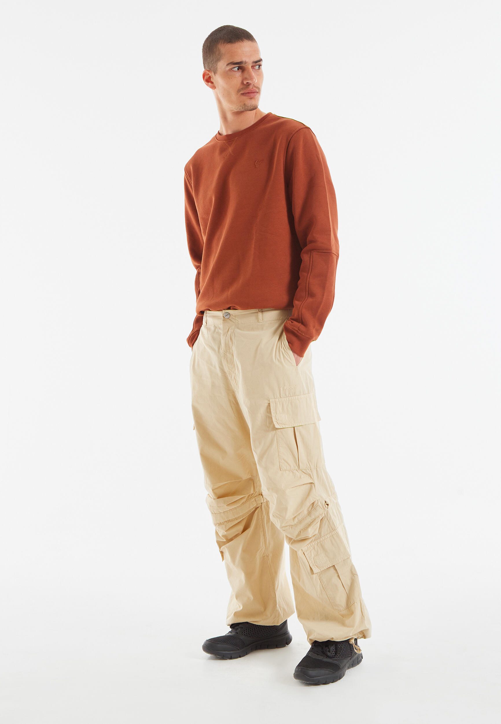 Pantalon cargo avec poches doubles et lacet ajustable intermédiaire 4/5