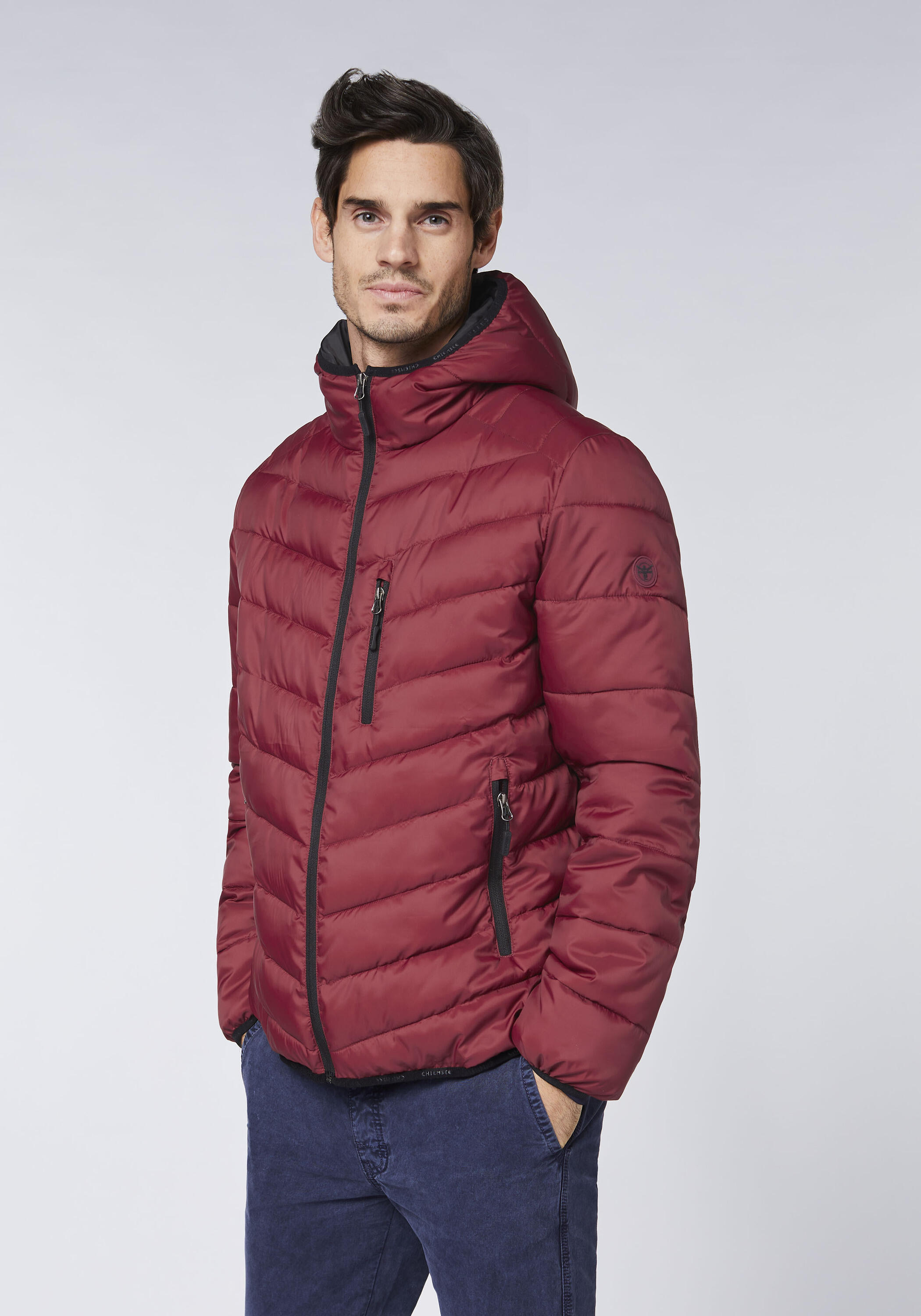 Steppjacke mit leicht glänzender Optik 4/7