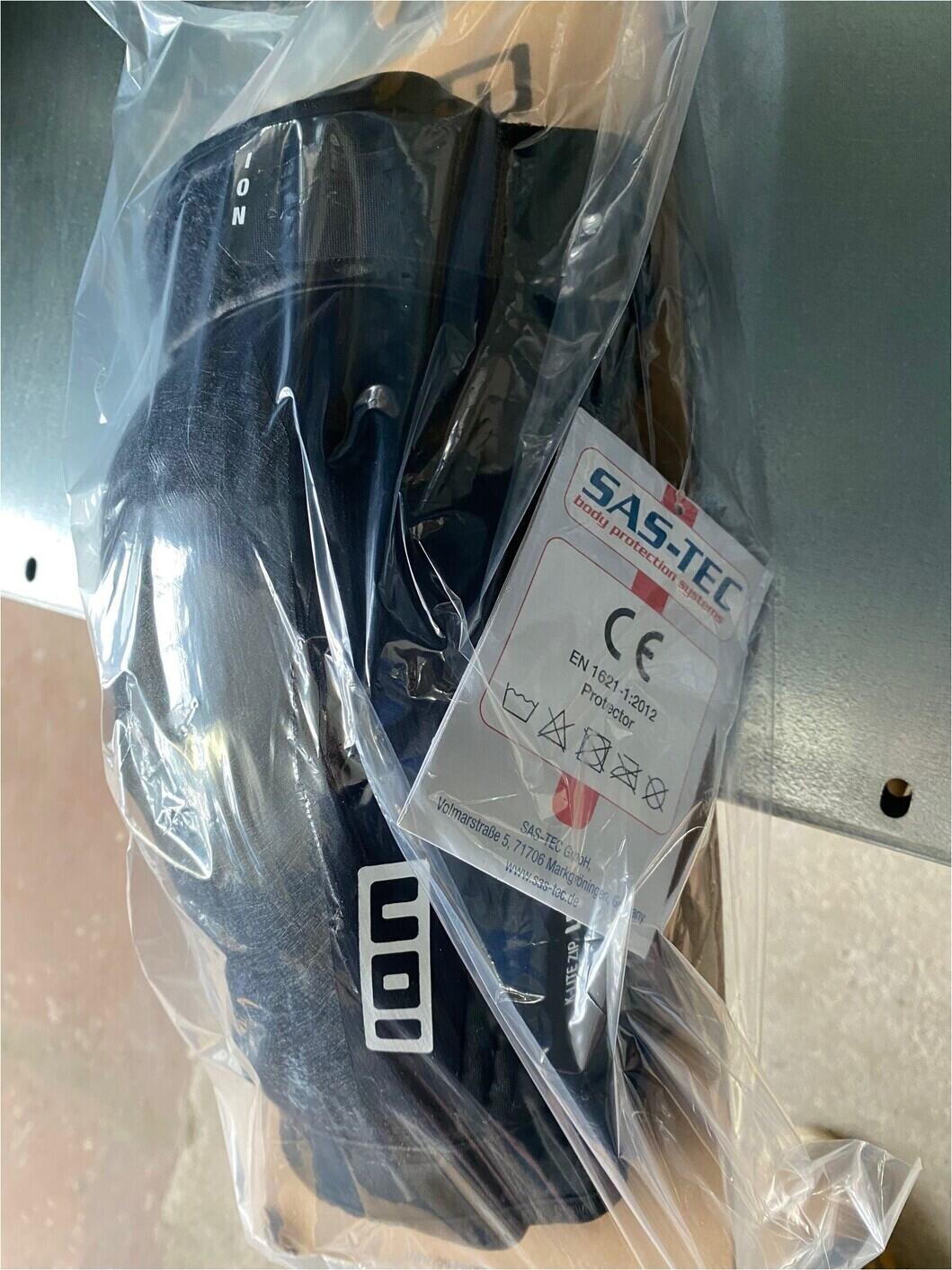 Rodilleras con cremallera ION K-Lite negras 3/3