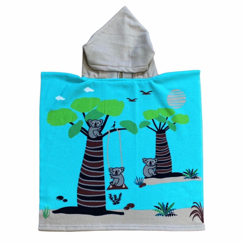 Zwaaiend kinderpakket: een Poncho en een microvezel strandlaken 100% polyester