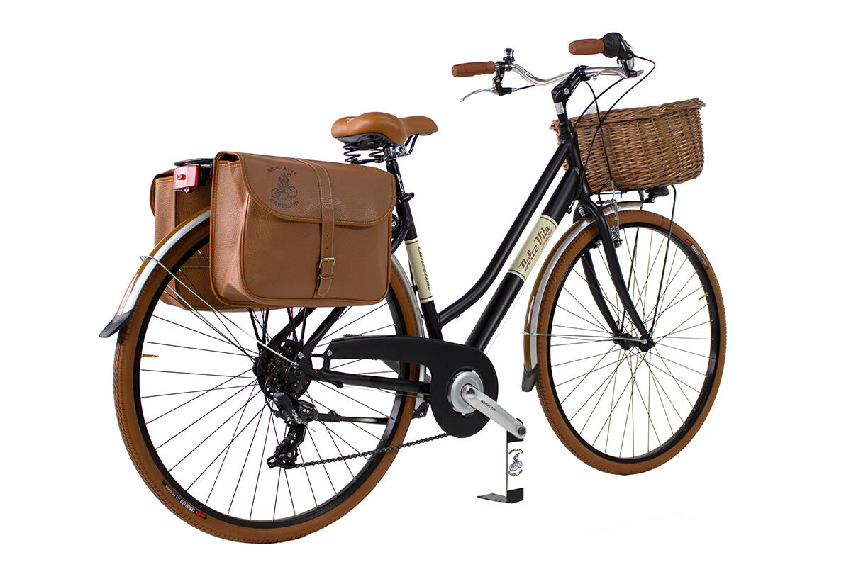 Bicicleta urbana Dolce Vita by Canellini mulher com bolsa e cesto - Preto 3/3