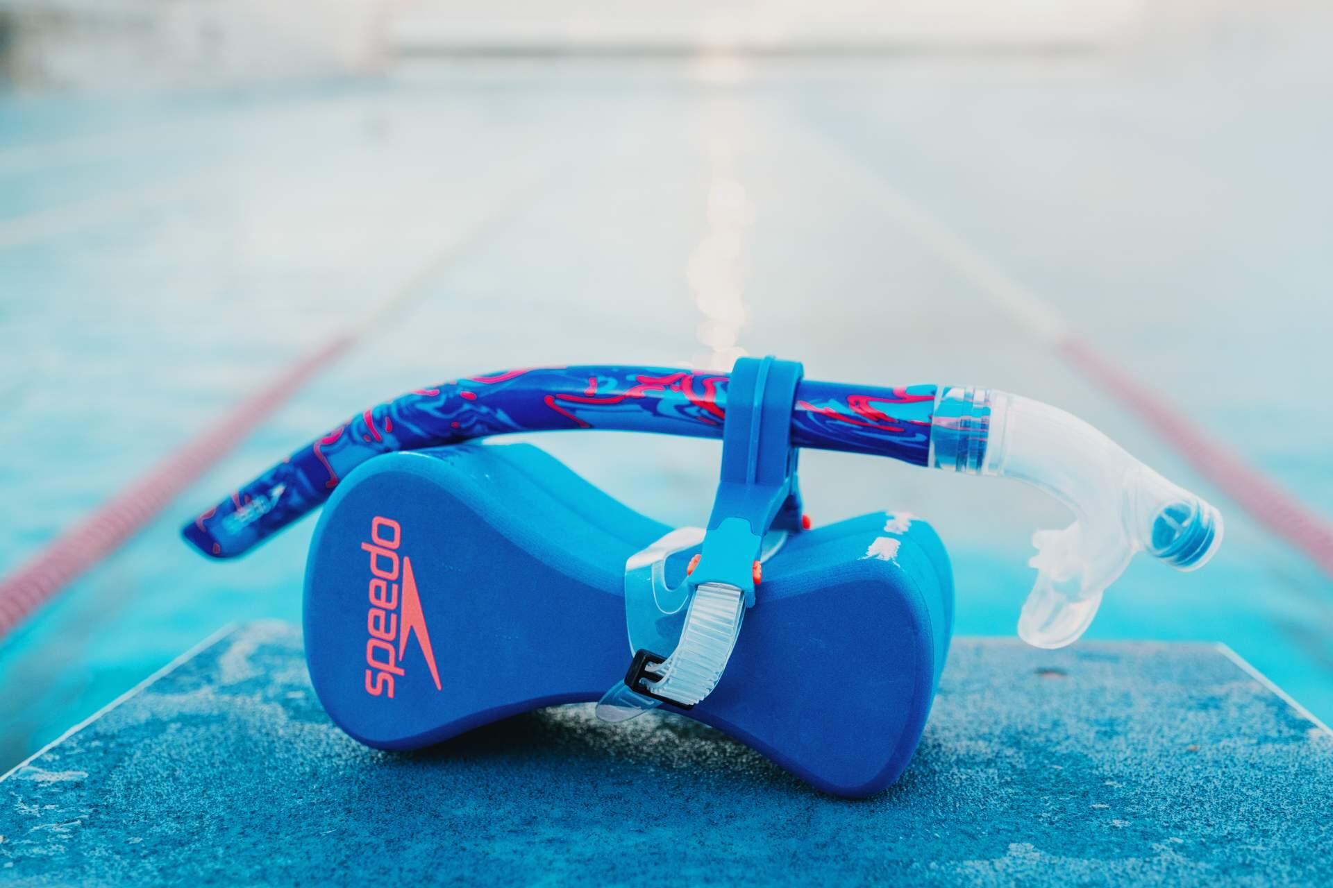 Boya de tiro de espuma Speedo - Mandarina fluorescente/Llama azul 4/5