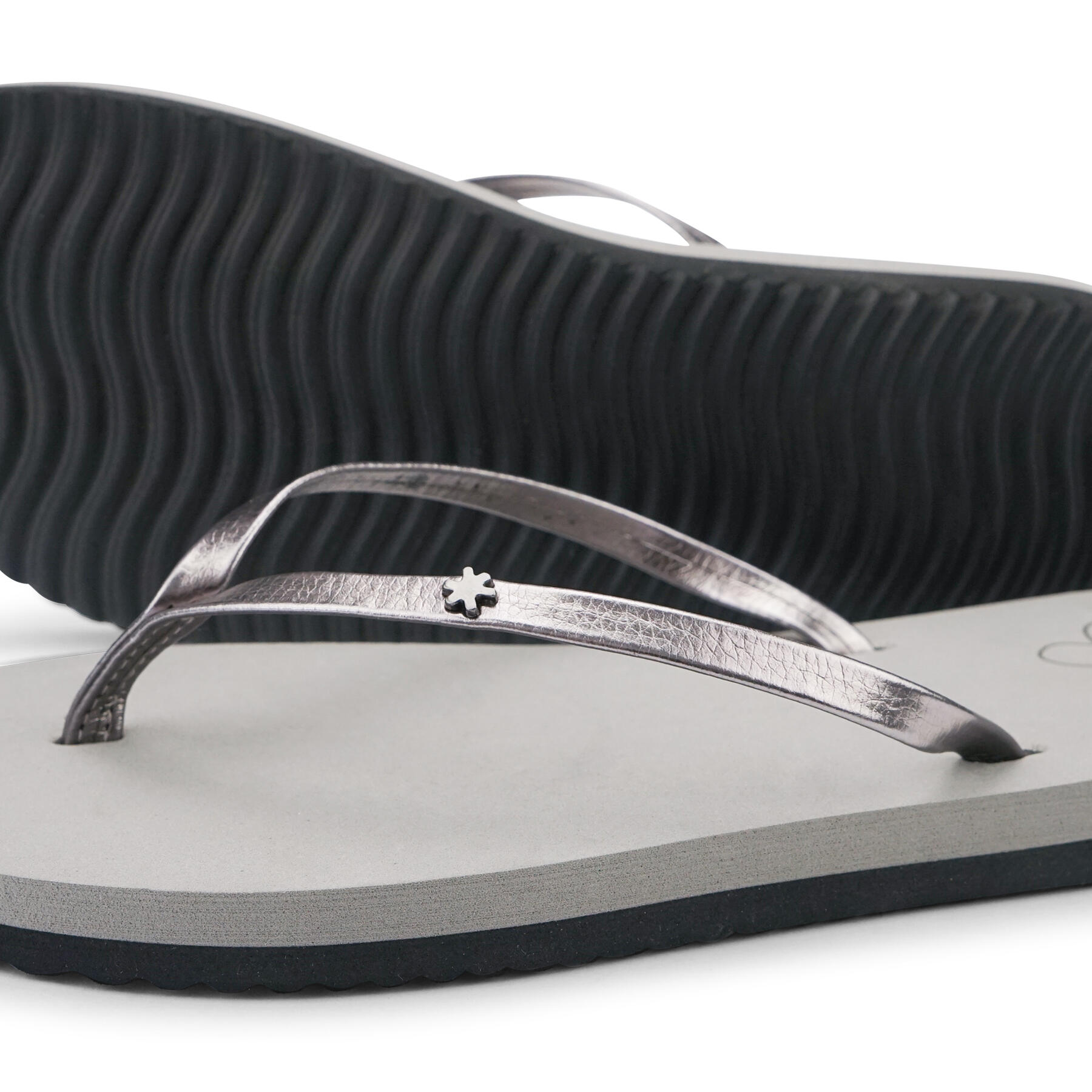 Femme flip*chic tongs grises 4/4