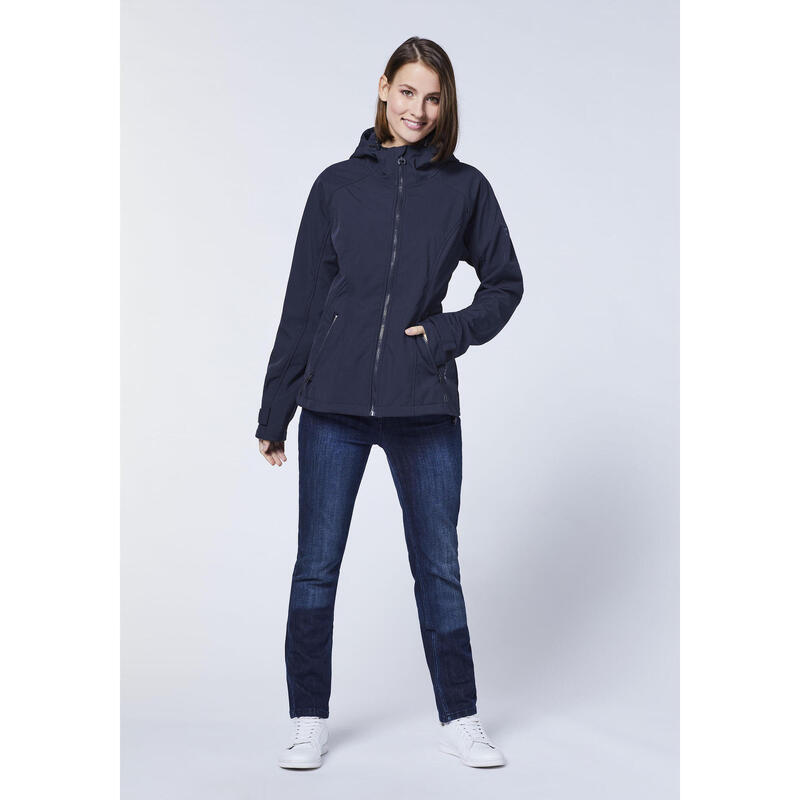 Softshell-Jacke im funktionalen Design