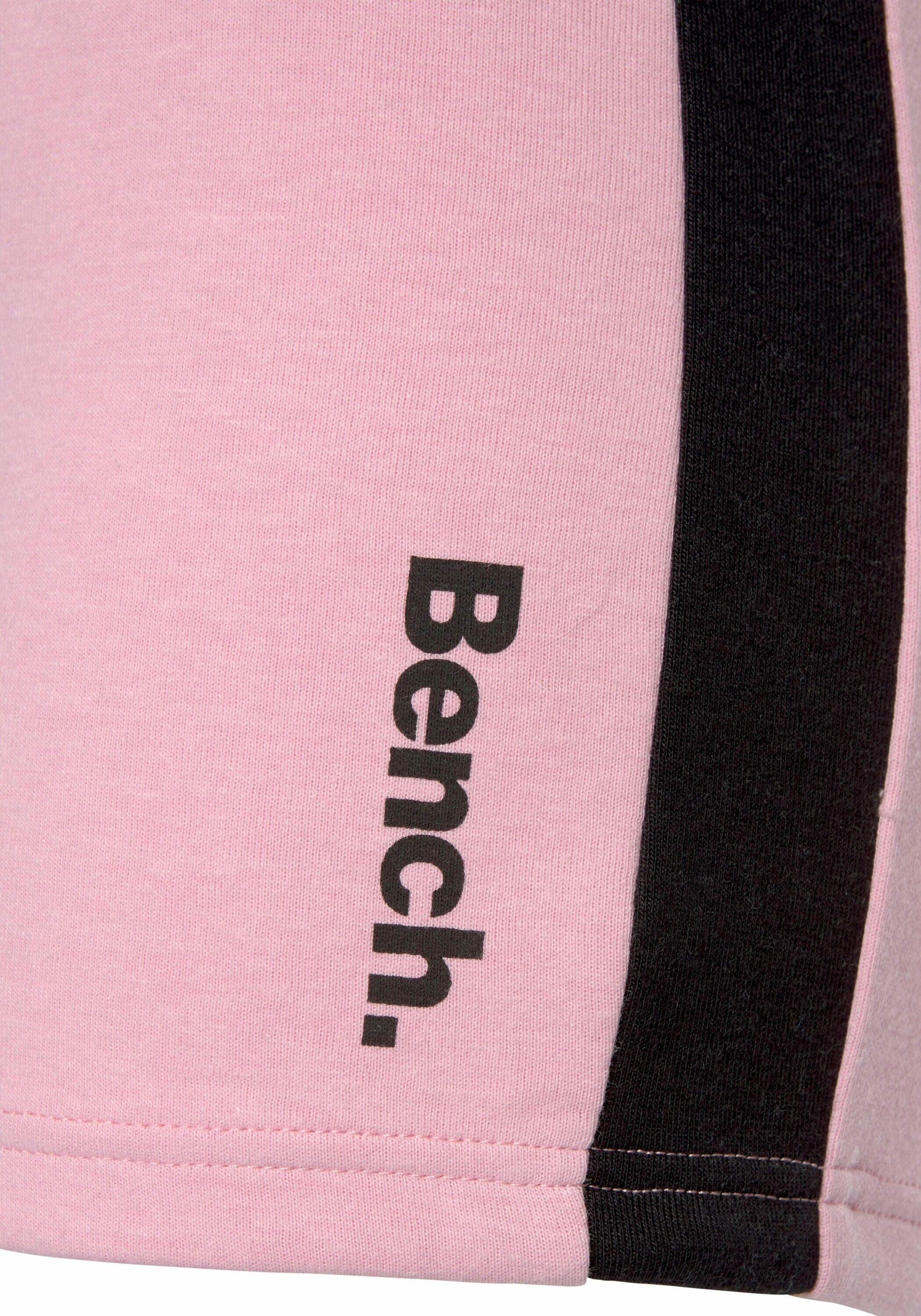 Damen Bench. Relaxshorts 5/7
