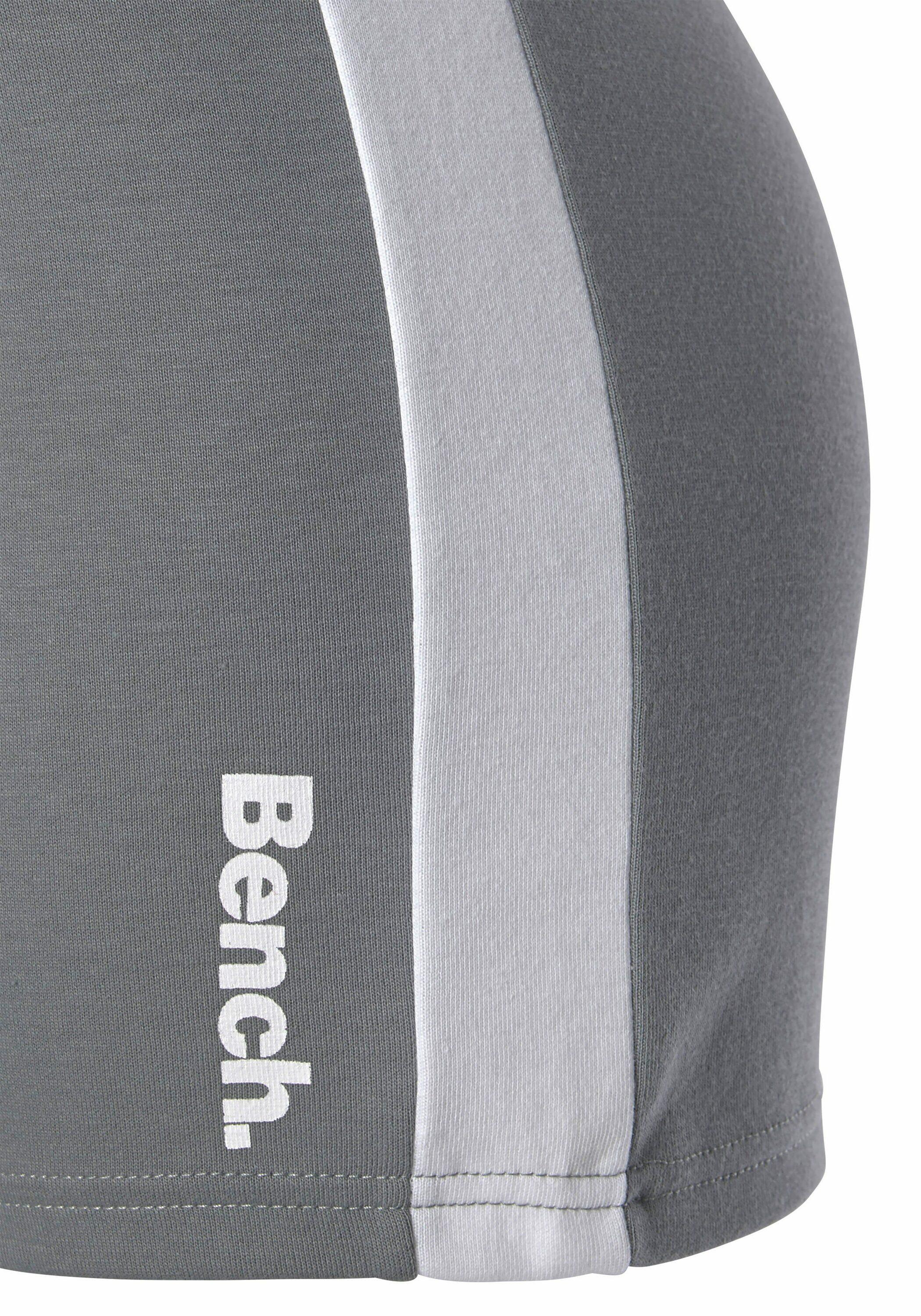 Damen Bench. Relaxshorts 5/7