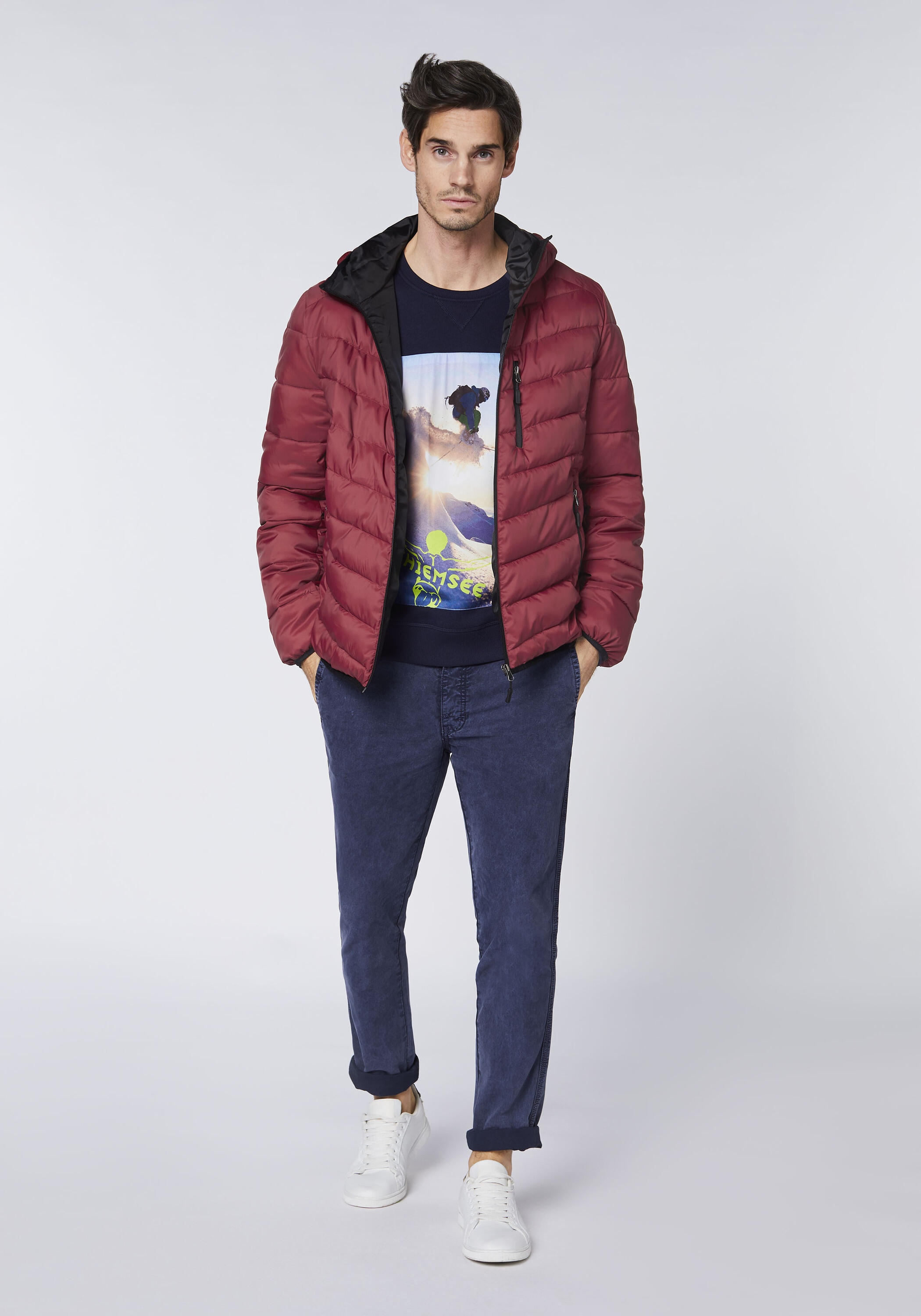 Steppjacke mit leicht glänzender Optik 6/7
