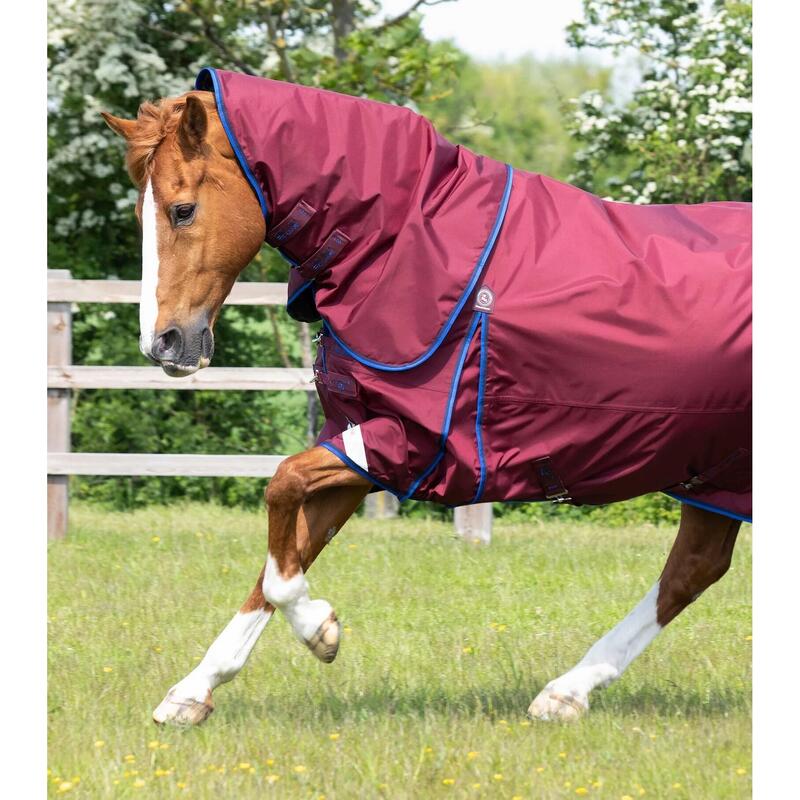 Manta impermeable para caballos con cubrecuello Premier Equine Buster 40g