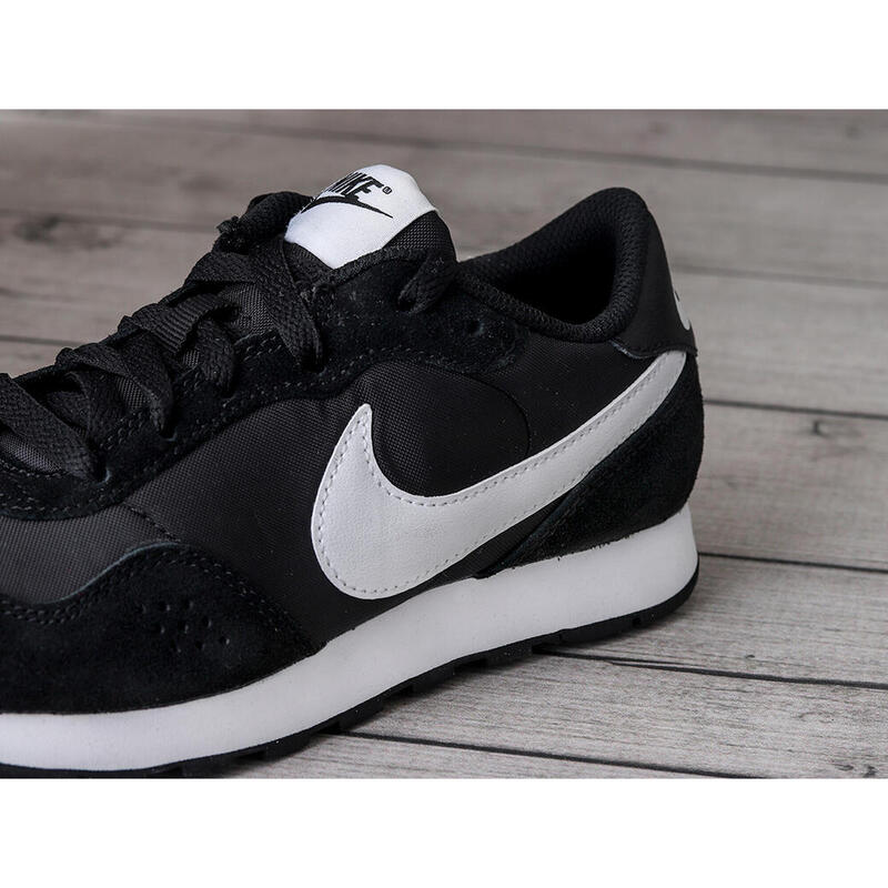 Buty damskie sportowe do chodzenia Nike MD VALIANT