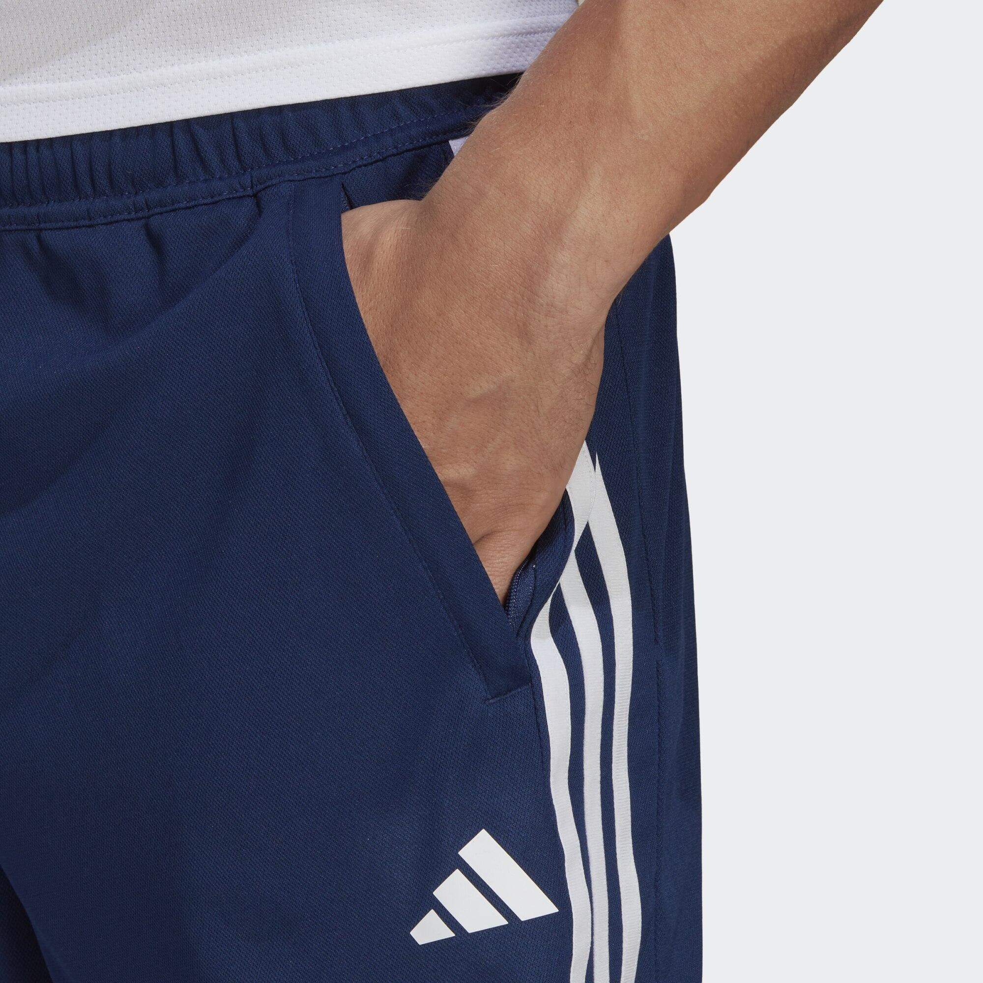 Train Essentials Piqué 3-Stripes Training Shorts 5/5