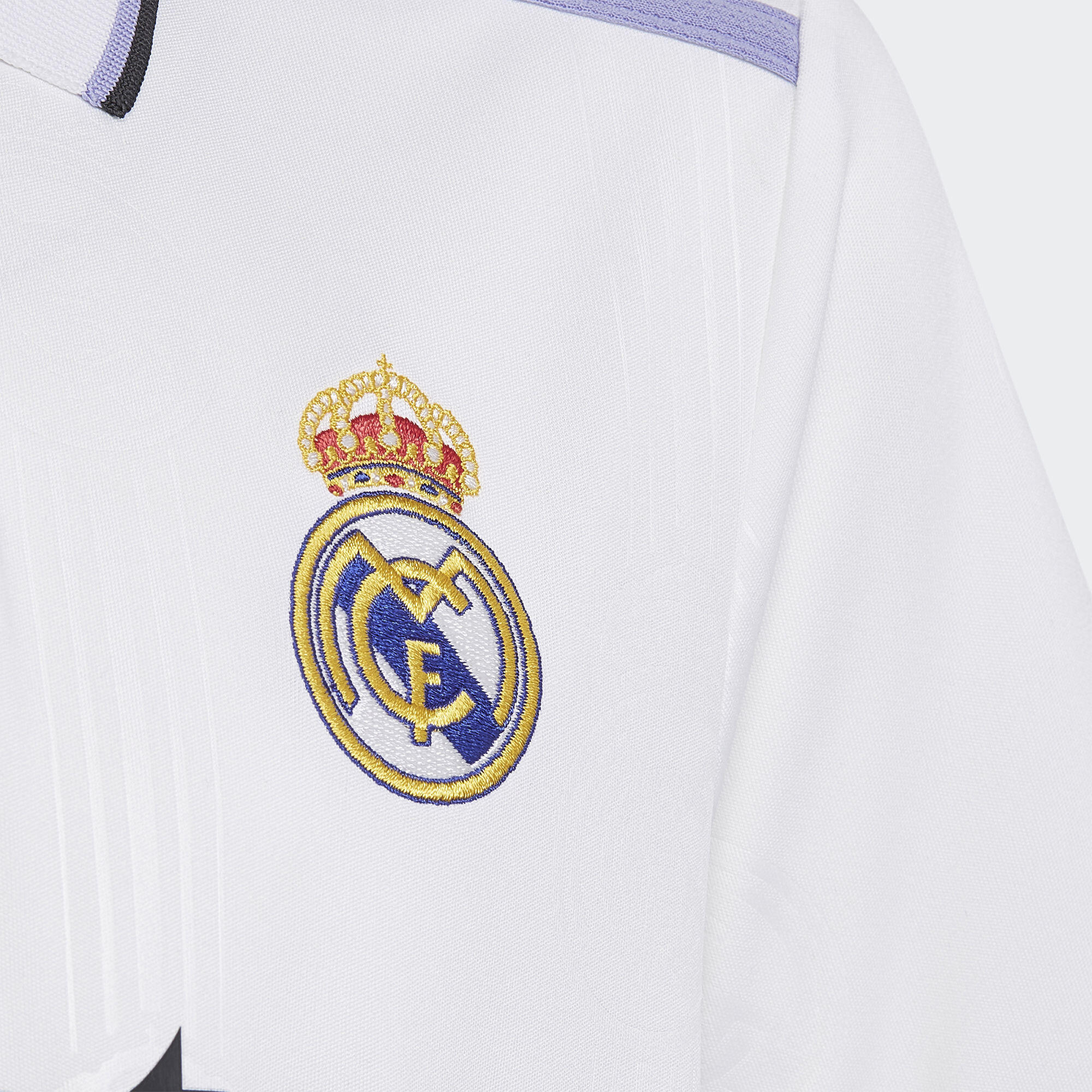 Real Madrid 22/23 Home Jersey 3/5