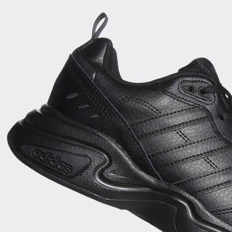 Férfi gyalogló cipő, adidas Strutter