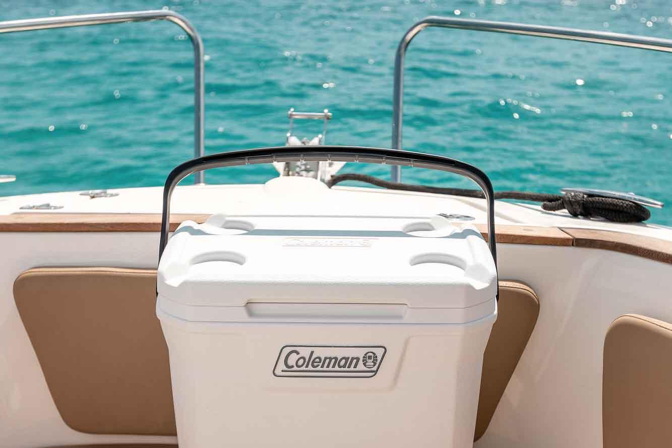 Coleman Xtreme Marine 28QT Cooler 4/7