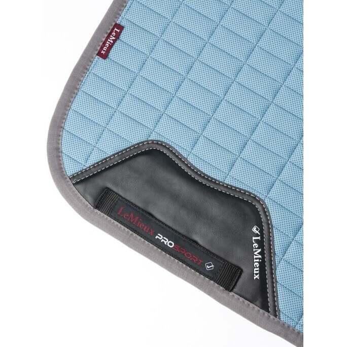 Horse dressage mat LeMieux Self Cool