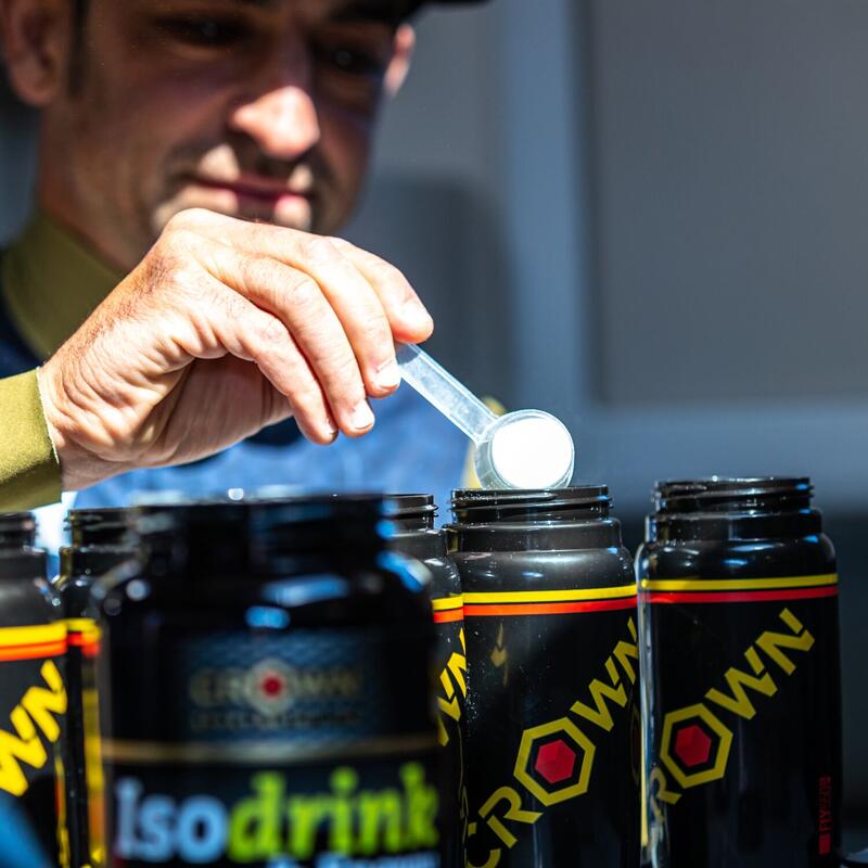 Lata com 640g de isotónico em pó ‘Isodrink & Energy‘ Frutas Vermelhas