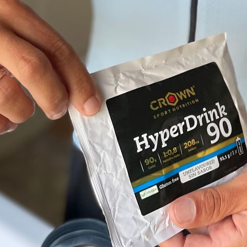 Caixa com 8 saquetas de 93,1g com bebida em pó muito rico em HC ‘HyperDrink 90‘