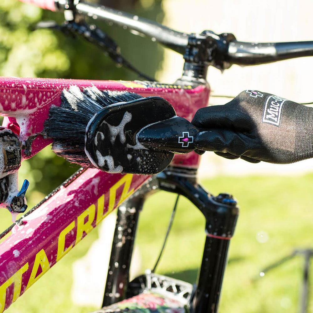 Muc-Off Super Soft Washing Brush 3/3
