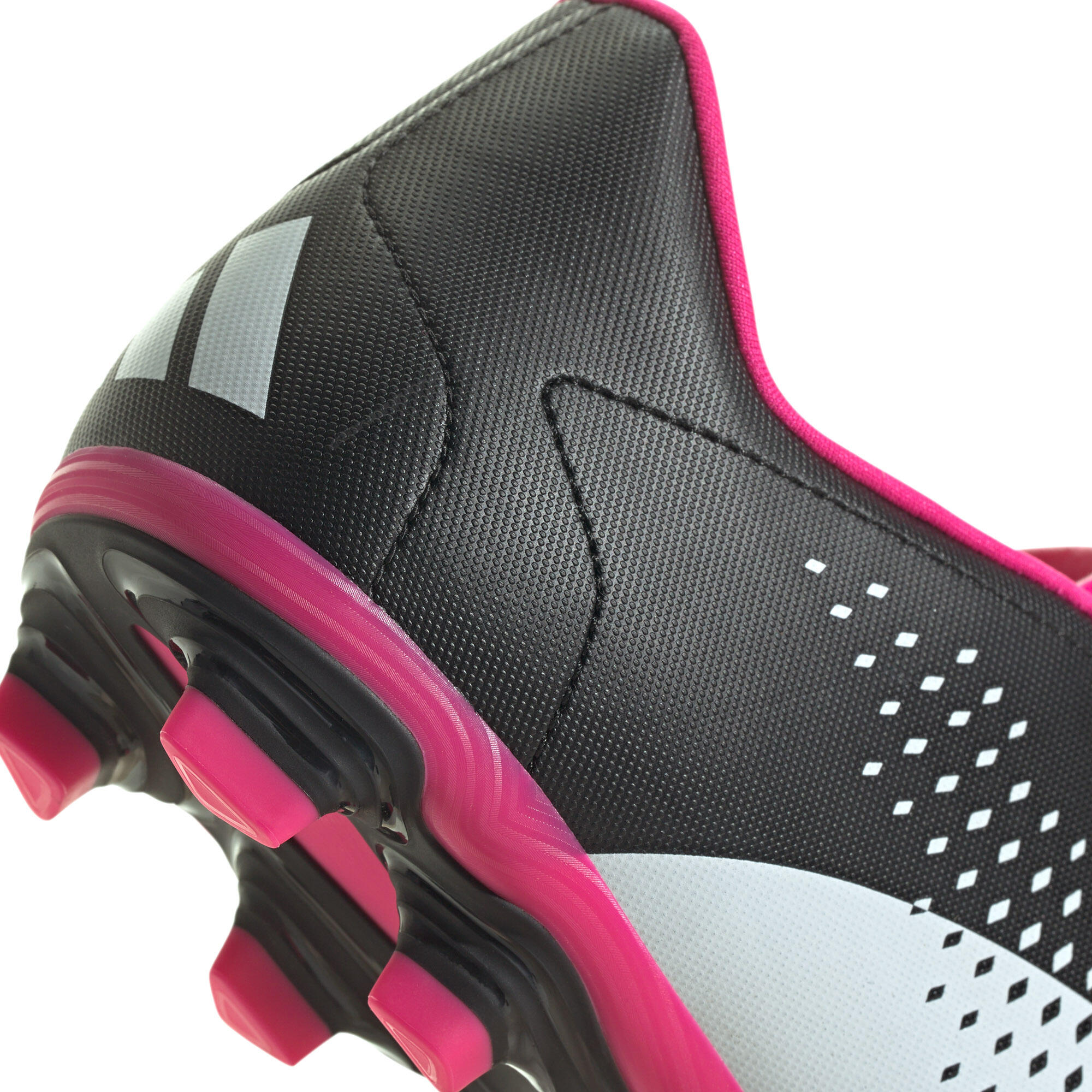 Scarpe da calcio Adidas modello GW4604 per uomini 5/5