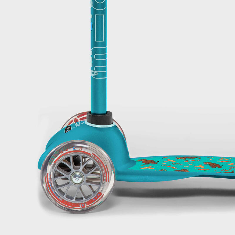 The Gruffalo by Micro Mini Deluxe Scooter Aqua MICRO Decathlon