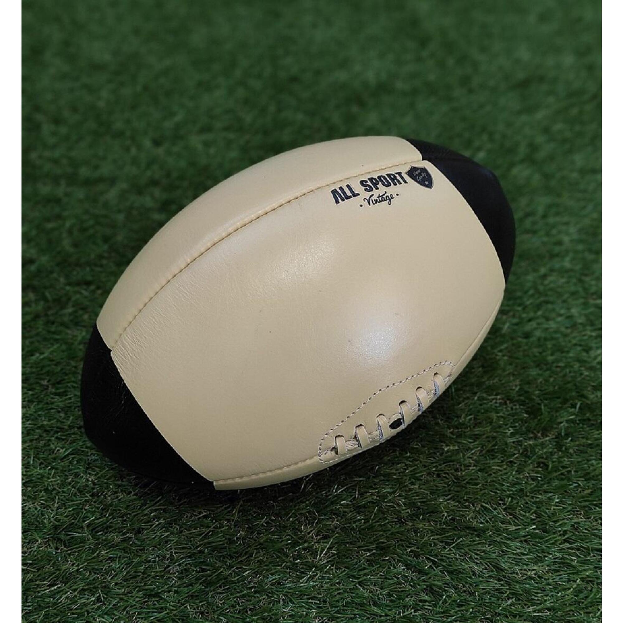 Ballon de Rugby Pointe-Noire en cuir de vachette entièrement cousu à la main. 1/1