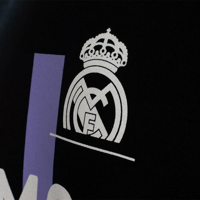 A Real Madrid 2022-2023-as fekete pólója