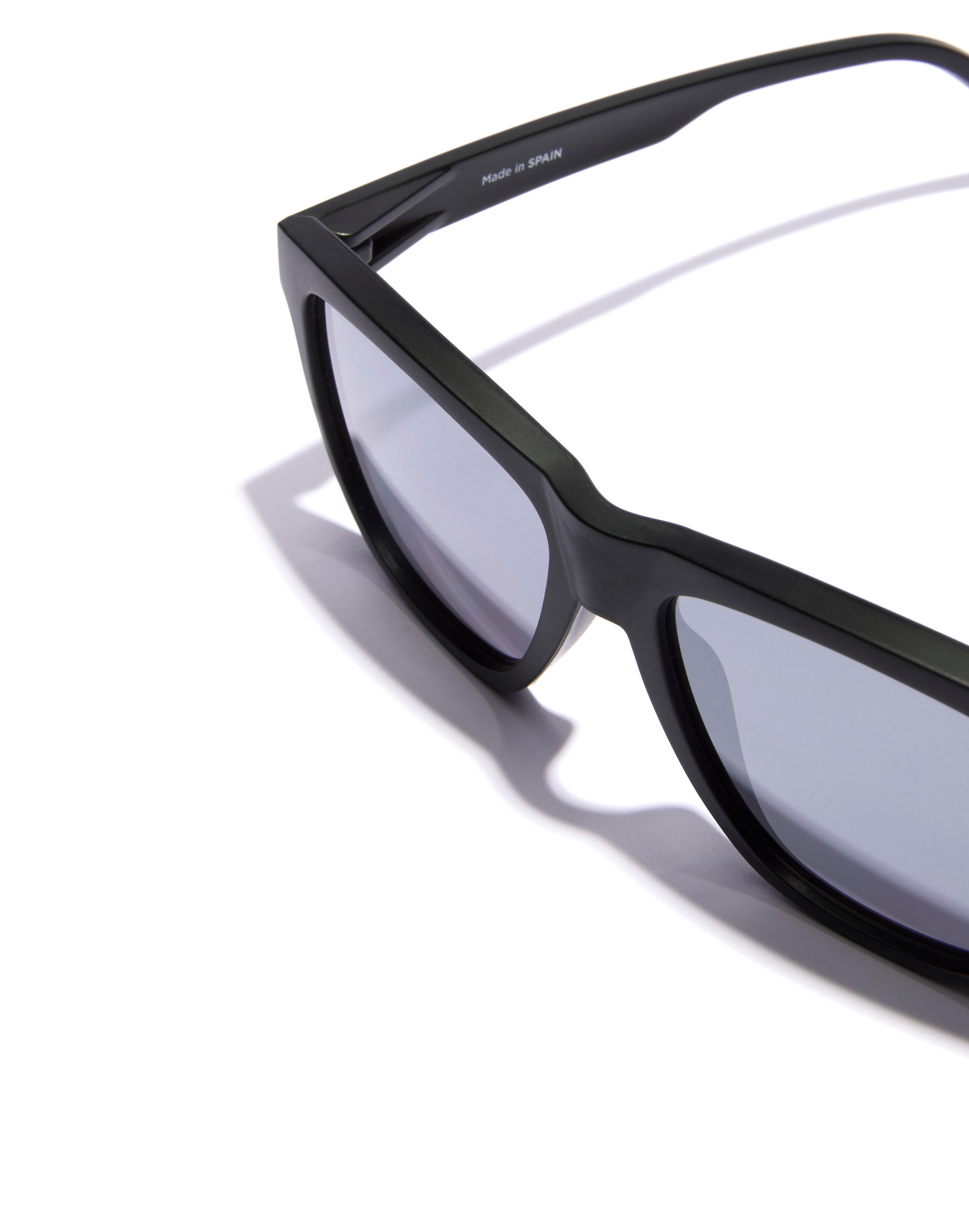 HAWKERS - Sonnenbrillen für Herren und Damen - ONE LS RAW  BLACK CHROME 4/6
