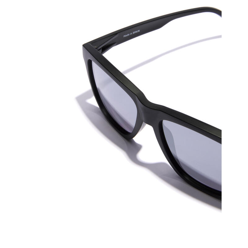 HAWKERS - Lunettes de Soleil pour Homme et Femme BLACK CHROME - ONE LS Raw