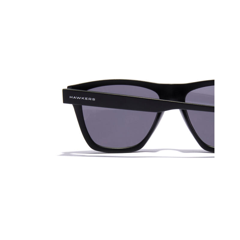 HAWKERS - Lunettes de Soleil pour Homme et Femme BLACK CHROME - ONE LS Raw