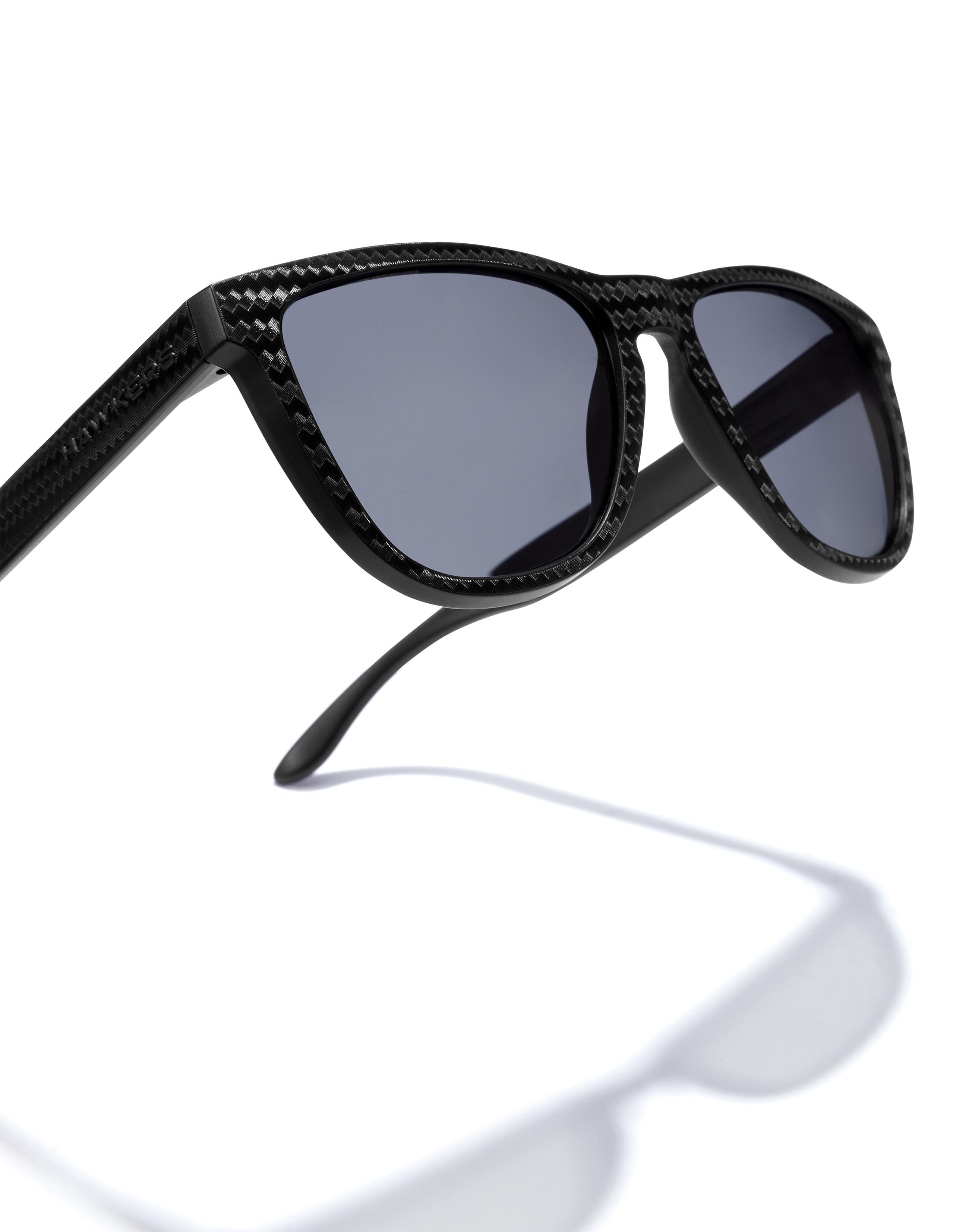 HAWKERS - Lunettes de Soleil Homme et Femme POLARIZED DARK - ONE CARBON FIBER 5/7