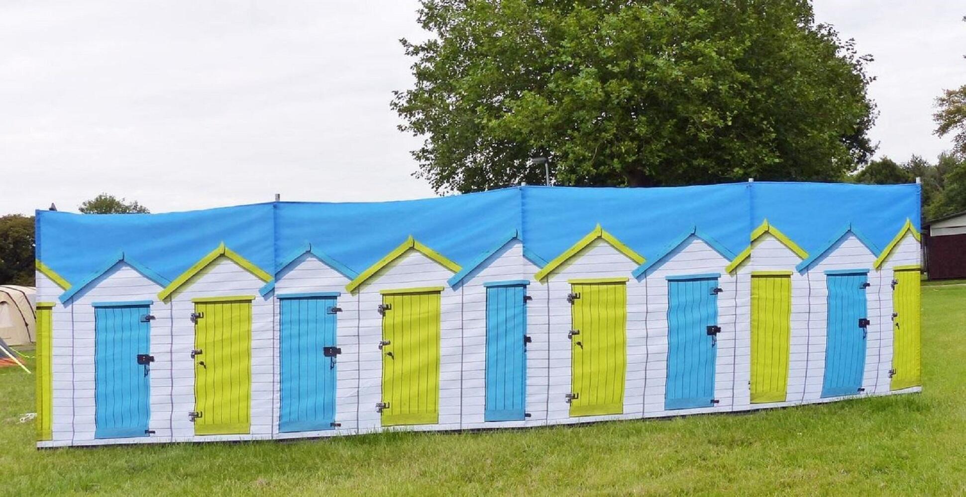 OLPRO The Beach Hut 5 Pole Wooden Windbreak 2/3