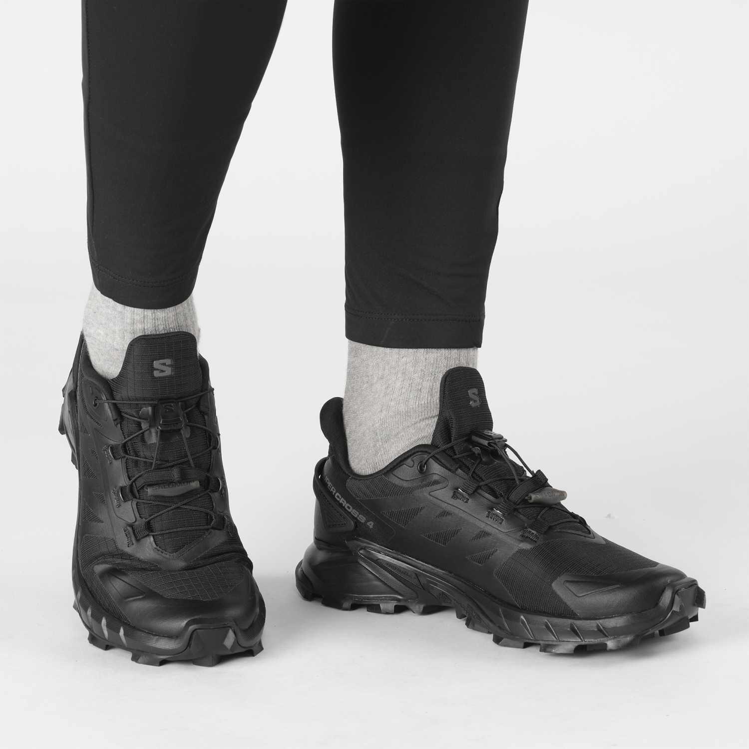 Zapatillas para unisex Salomon Supercross 4 en color negro Decathlon