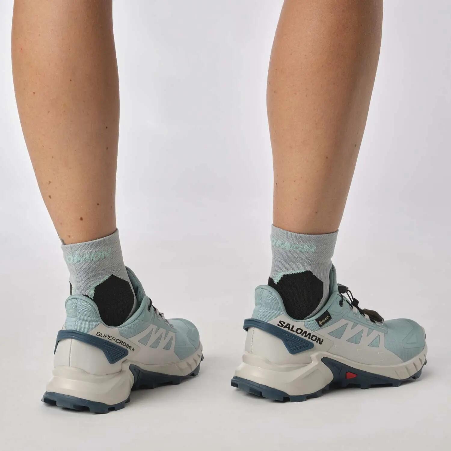 Damskie buty sportowe zaprojektowane do okazjonalnych aktywności w terenie SUPER 4/5