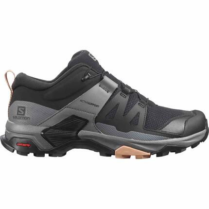 Zapatillas de la marca Salomon X Ultra 4 para mujer en color negro.
