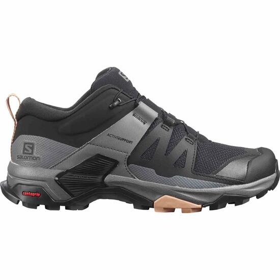 Zapatillas de la marca Salomon X Ultra 4 para mujer en color negro.