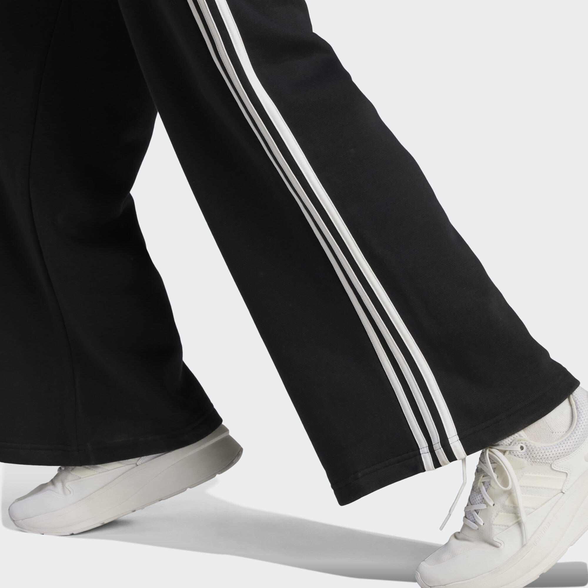 Essentials 3-Stripes French Terry Wide Pants 5/5